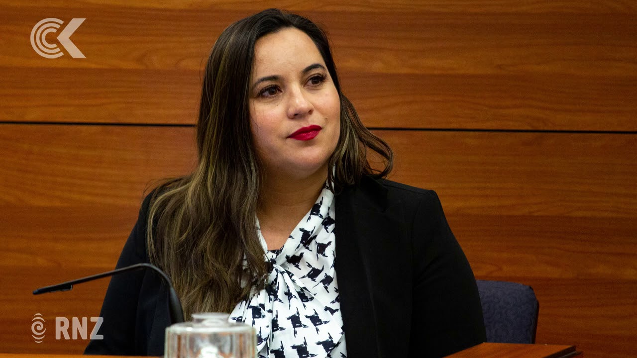 Tears in court at Bob Jones' defamation case