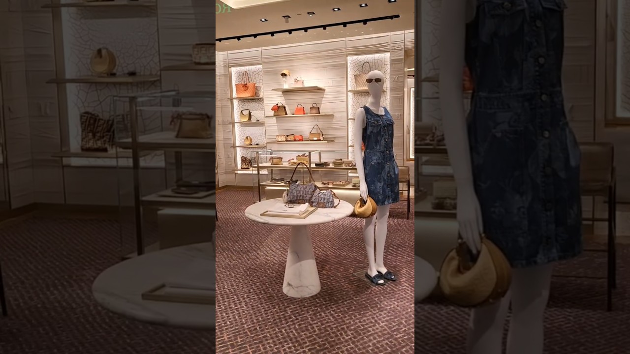 🇺🇸 Hudson Yards NYC: Luxury Shopping & Glowing Brands!  ✨🛍️ 