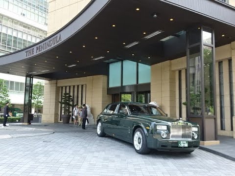 rolls-royce-phantom.-the-peninsula-hotel's-drive-to-tokyo-skytree.-tokyo,-japan