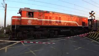 7802次貨物列車通過斗南鎮大埤路平交道  20191216