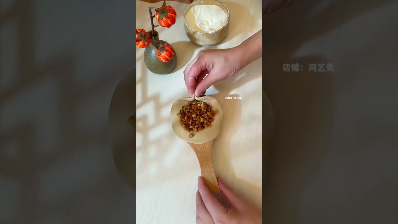 Walnut buns that must be made once a week If you like to eat buns you can arrange a mold to make wal