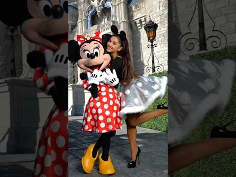 Video: Står kjendiser i kø i Disney World?