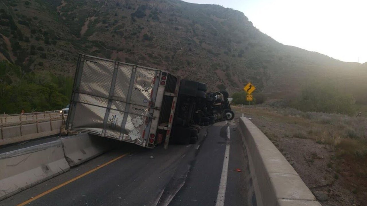 Rollover accident closes eastbound lanes of I-84 near Morgan