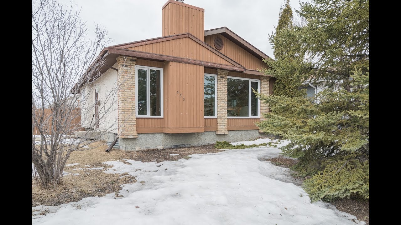 Stunning Bungalow in Mission Gardens Jennifer Queen Winnipeg