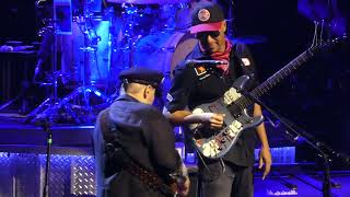 Bruce Springsteen sings 'Purple Rain' in Minneapolis