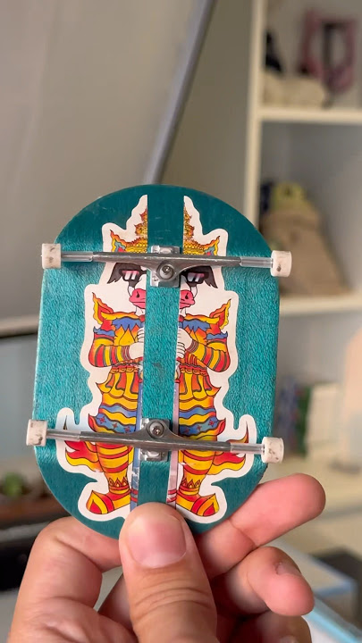 Biggest Mini Skateboard 😳 #fingerboard #techdeck #funnyshorts