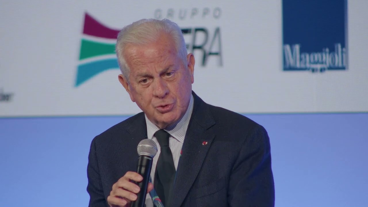 L'intervento del sindaco di Imperia Claudio Scajola all'assemblea Anci di Bologna