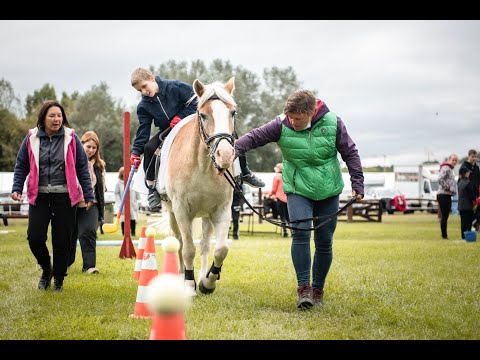 Videó: Fogyatékossággal élő Gyermekek Nevelése