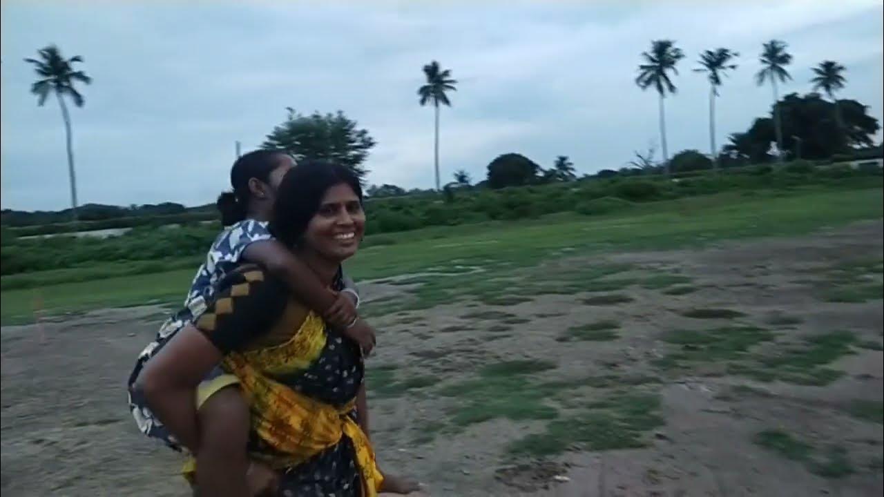 Indian carrie. Indian carry. Варун дхаван с девушками. Люди раджастана. Indian carry.