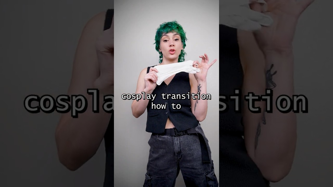 cosplay transition: HOW TO do a simple frame wipe #tearstrend #cosplaytransition #cosplayer