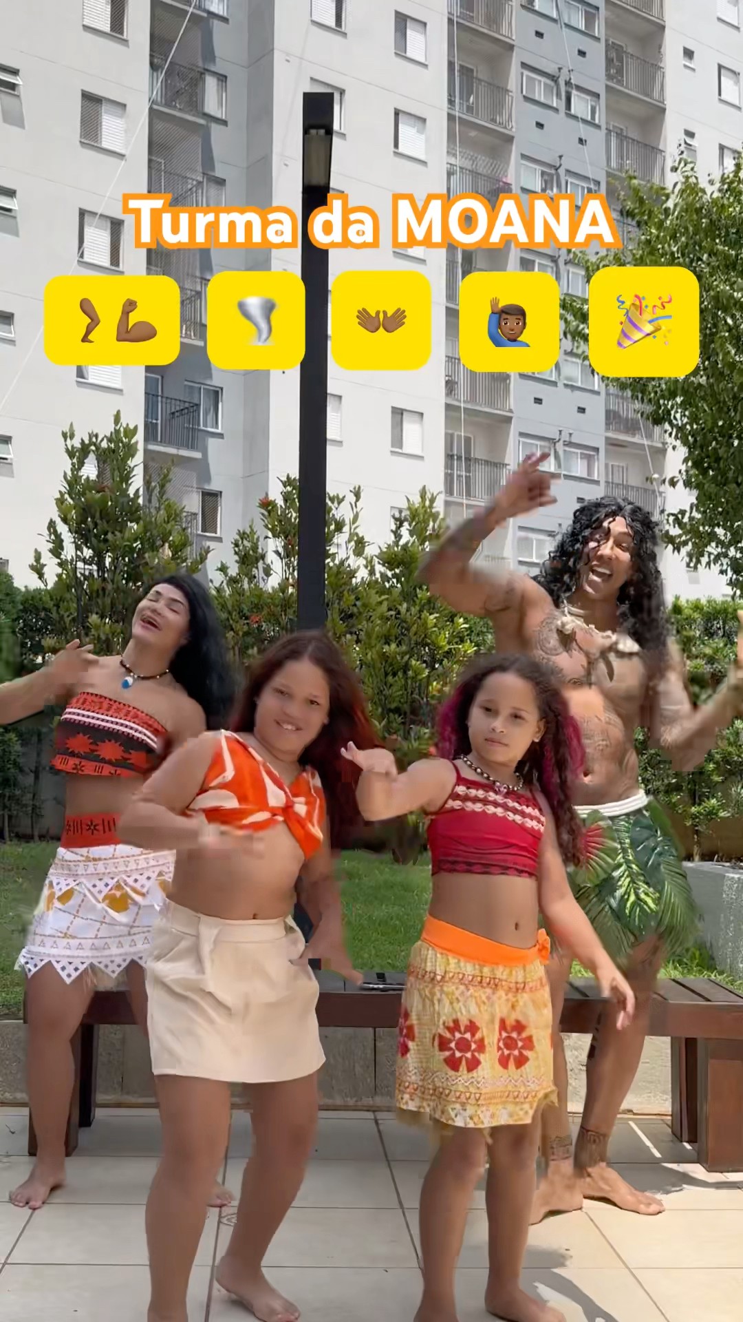 Turma da MOANA no passinho. ​⁠@mayca.brasil #dancer #short #shorts #funny #trend