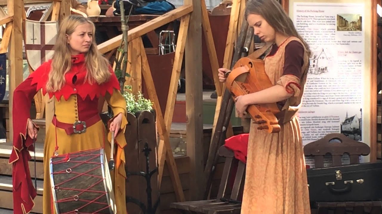 Olde Hansa Restaurant. Tallinn. Medieval music.