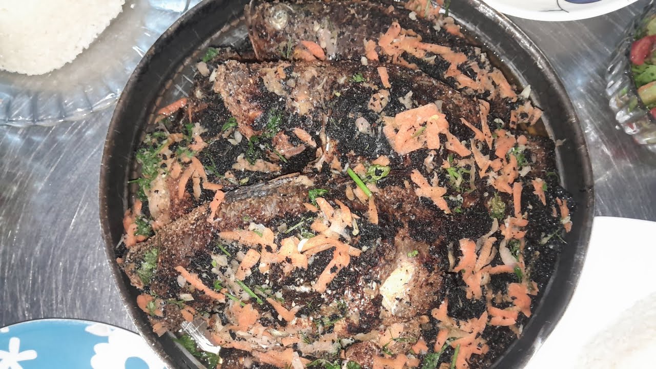 طريقه عمل السمك المشوي بطريقه سهله وبسيطه 😋😍