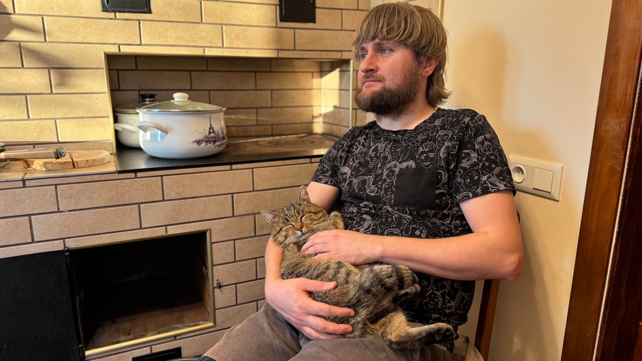 Cozy Day: Sweeping the Yard and Cooking Pancakes on the Wood Stove