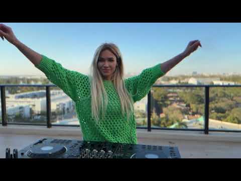 Mila Rubio DJ Set – Old School Electronic (2000s Classics)