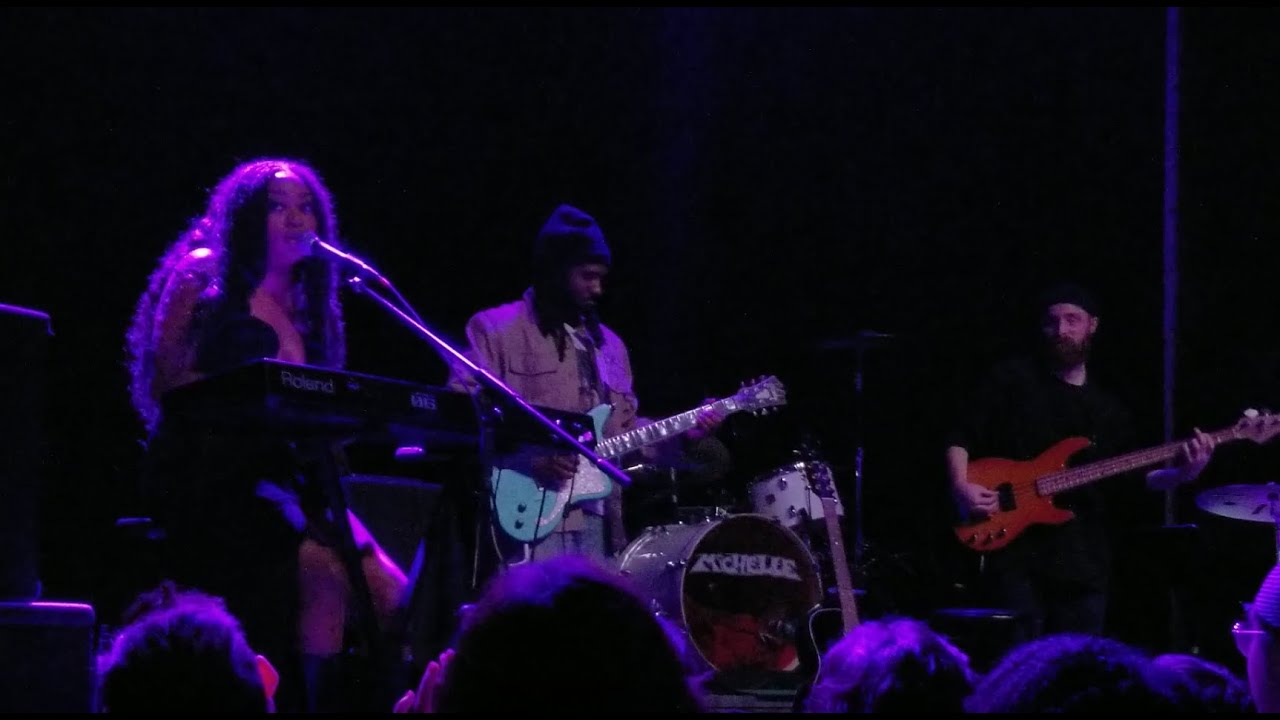 Ayoni live at Music Hall of Williamsburg - Bitter In Love (Live)