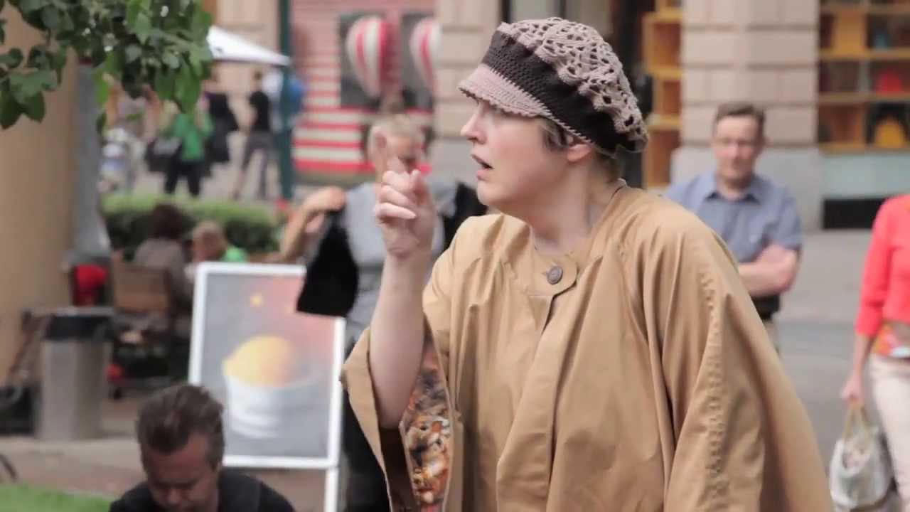 Pasi Lyytikäinen: Kohtaus kadulla - Oopperaa arjessa II :: Act on the Street - Opera Performance