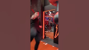 Hoe hard trapt Rico Verhoeven? #kickboksen