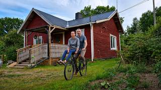 We chose an old wooden Cottage here s the real daily life
