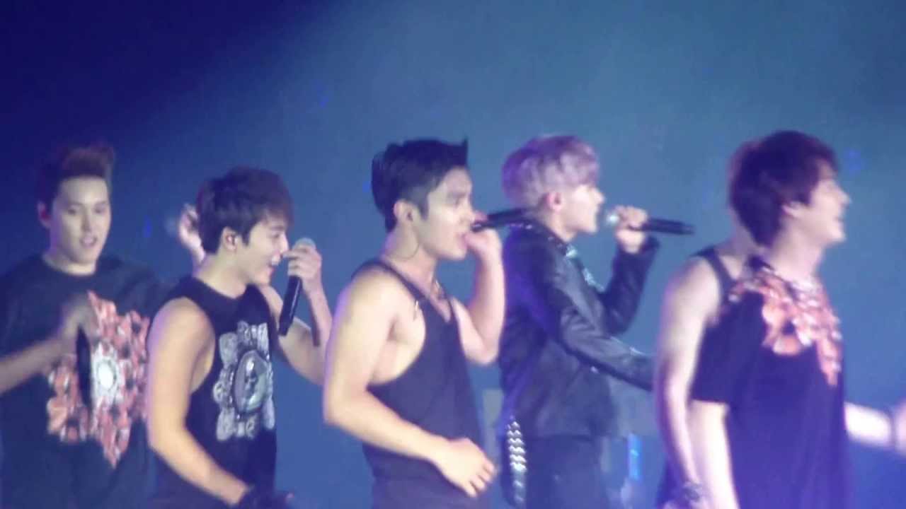 [Fancam] 130615 Super Junior SS5 in HK - Shake It Up EunHae kiss