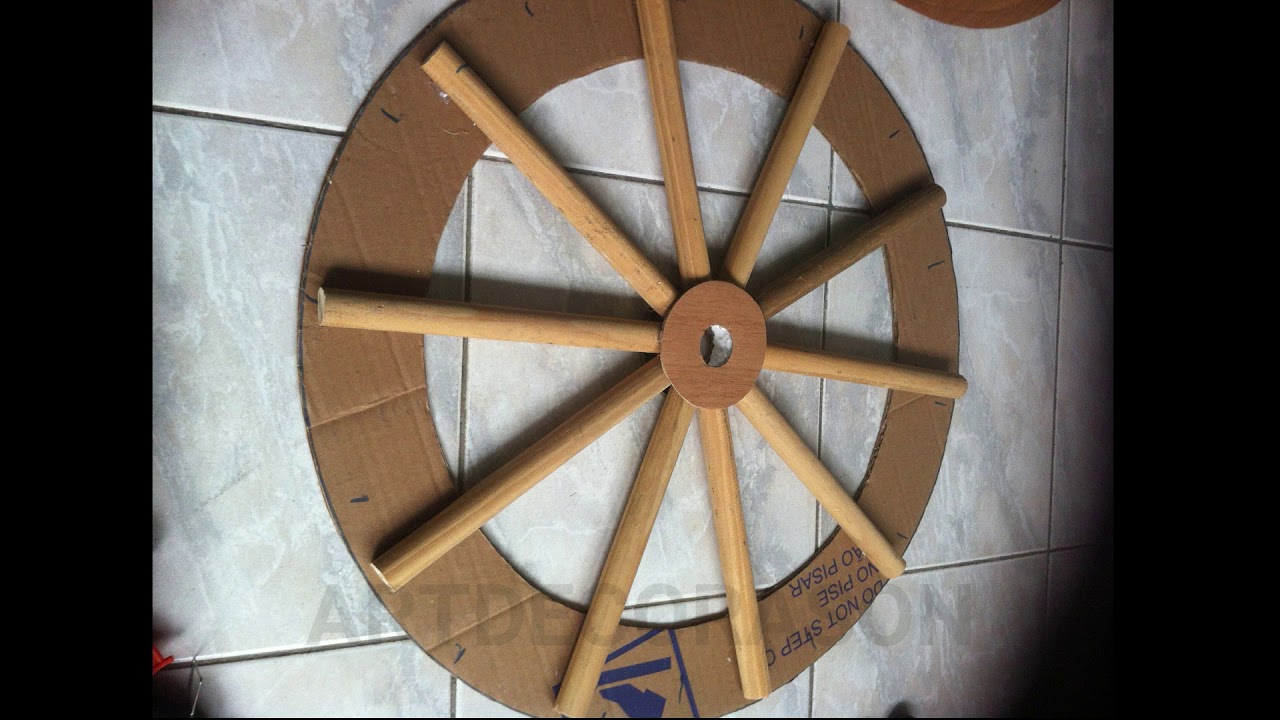 Como fazer uma roda cenográfica para decoração de festas.