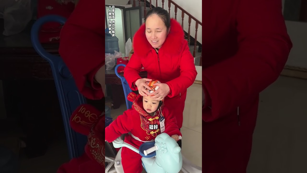 最近几天下大雪，豆哥豆嫂出行不方便，今天来给豆哥豆嫂送点蔬菜和赵书腾爱吃的鸡蛋。#记录真实生活 #农村生活