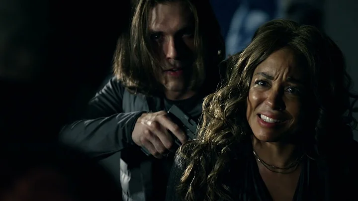 S W A T  5x05 Hando negotiating. Action scene