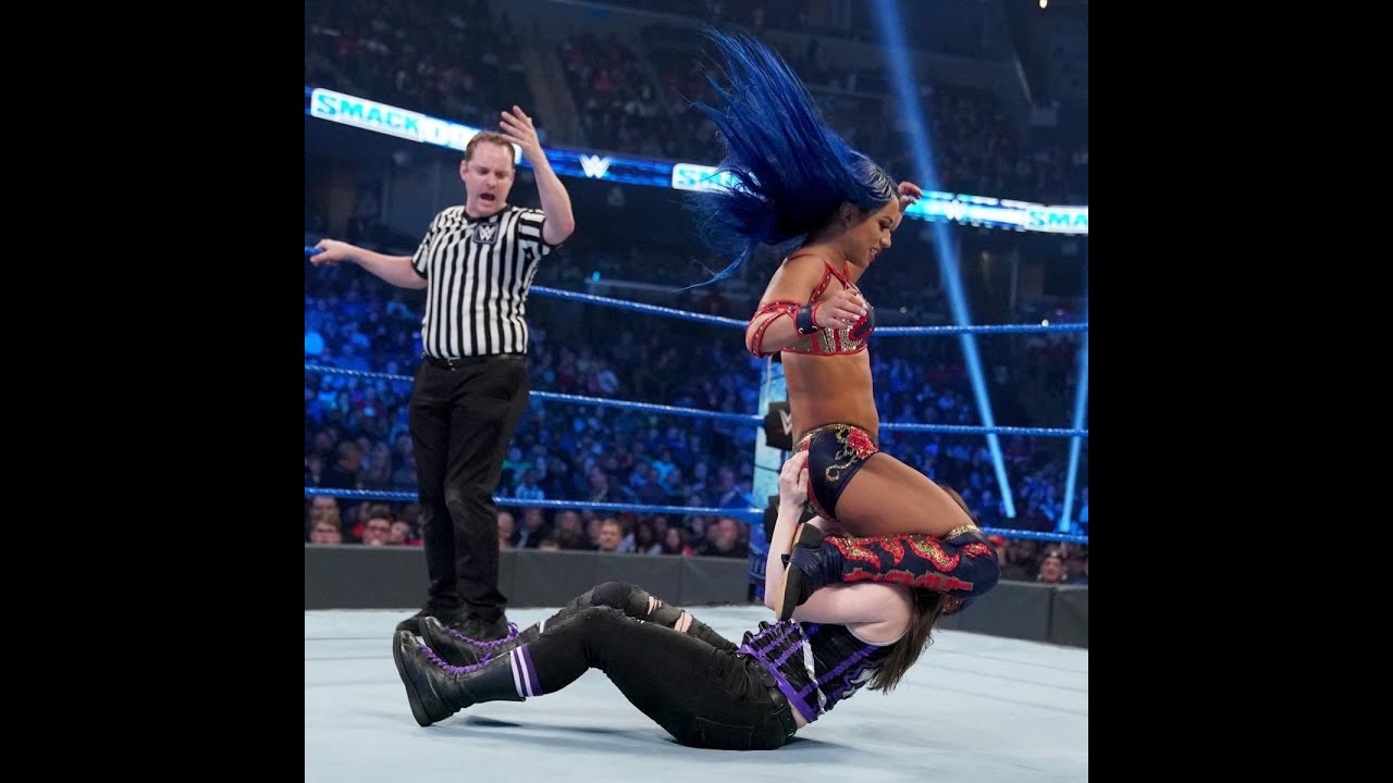 Sasha Banks vs. Nikki Cross