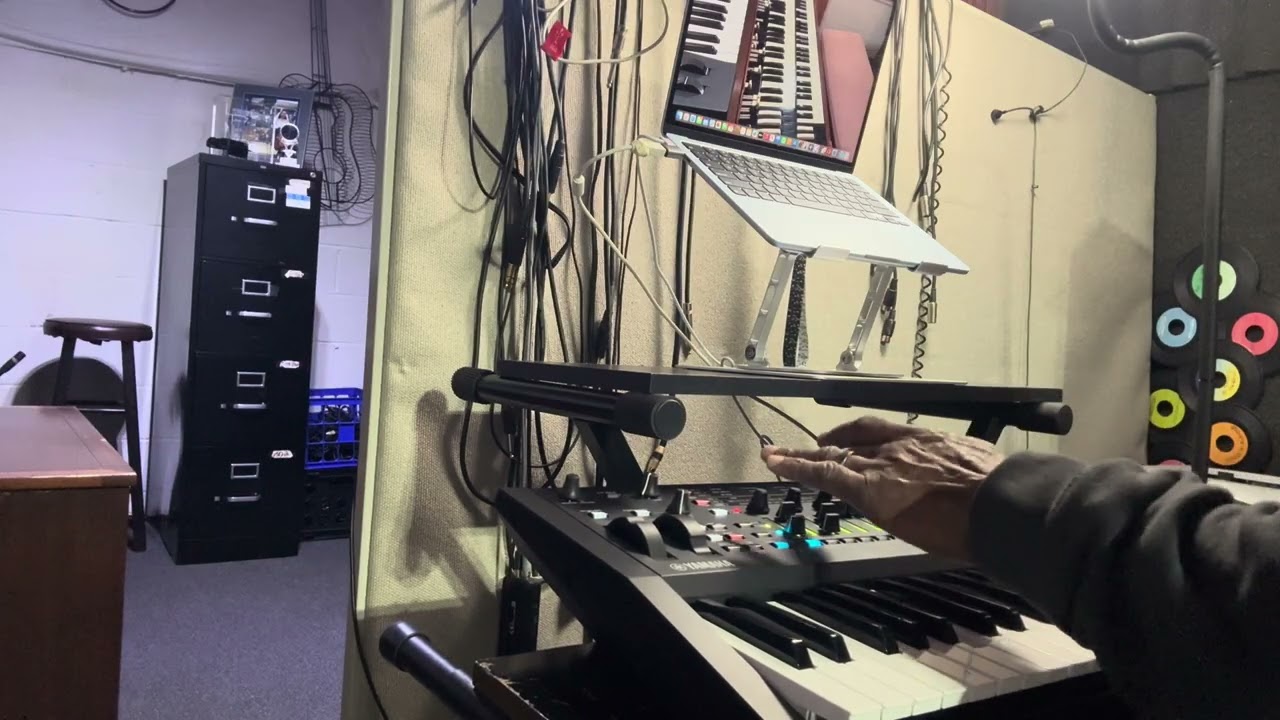 Yamaha MODX M6 Preset Soft Comping Organ (keyboard hold at the beginning)