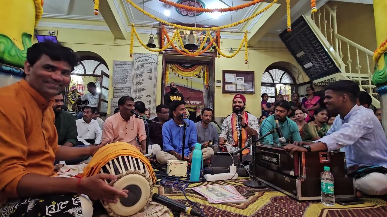 कृष्णा तुझी मुरली, पाहिली मी आज 🪈🦚