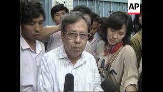 BURMA: RANGOON: AUNG SAN SUU KYI REUNITED WITH HER FAMILY