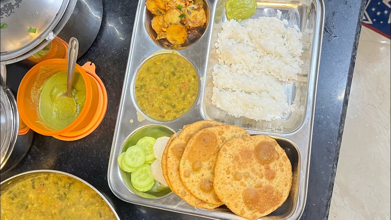 DELICIOUS KITCHEN  is live dinner me matar puri bathua dal rice salad