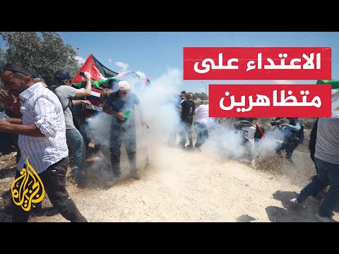 شاهد| قوات الاحتلال تقمع فعالية ضد الاستيطان الإسرائيلي شرق طولكرم