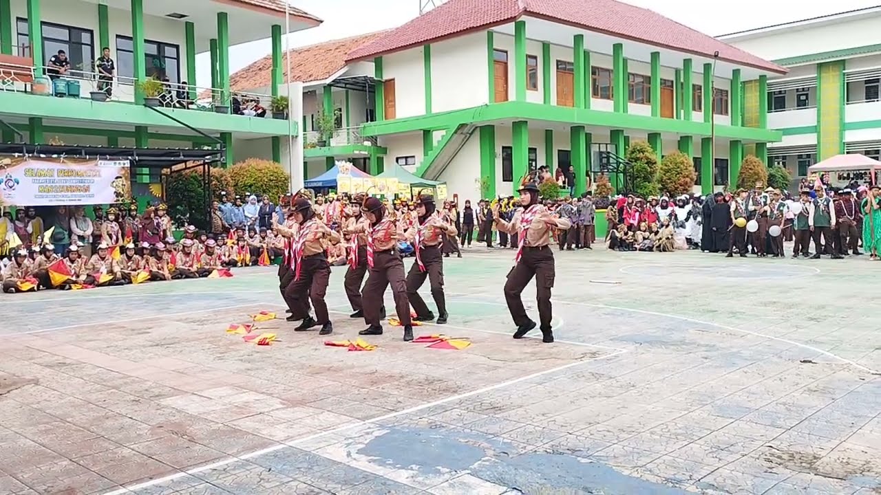 LOMBA SMAPHORE DANCE - MAN 2 KUNINGAN