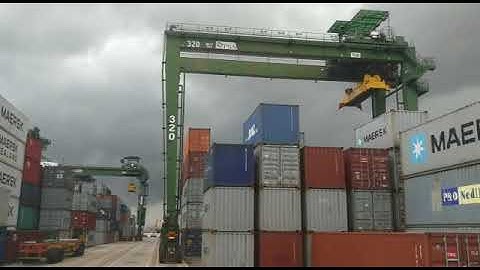 Automated Rail-Mounted Gantry (aRMG) Crane at Container Terminal