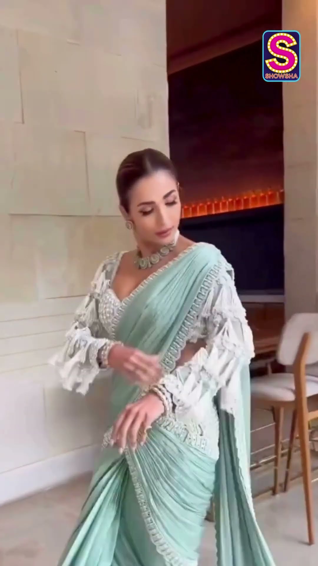 Fashionable ‘Monday Blues’ | Malaika Arora Dazzles In a Blue-Pearl Saaree | Malaika Arora | N18S