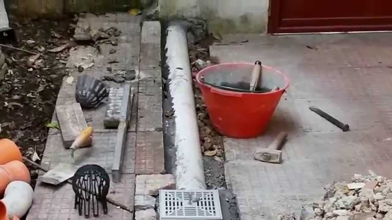 Smaltire le acque piovane youtube Canalette raccolta acqua per terrazzi