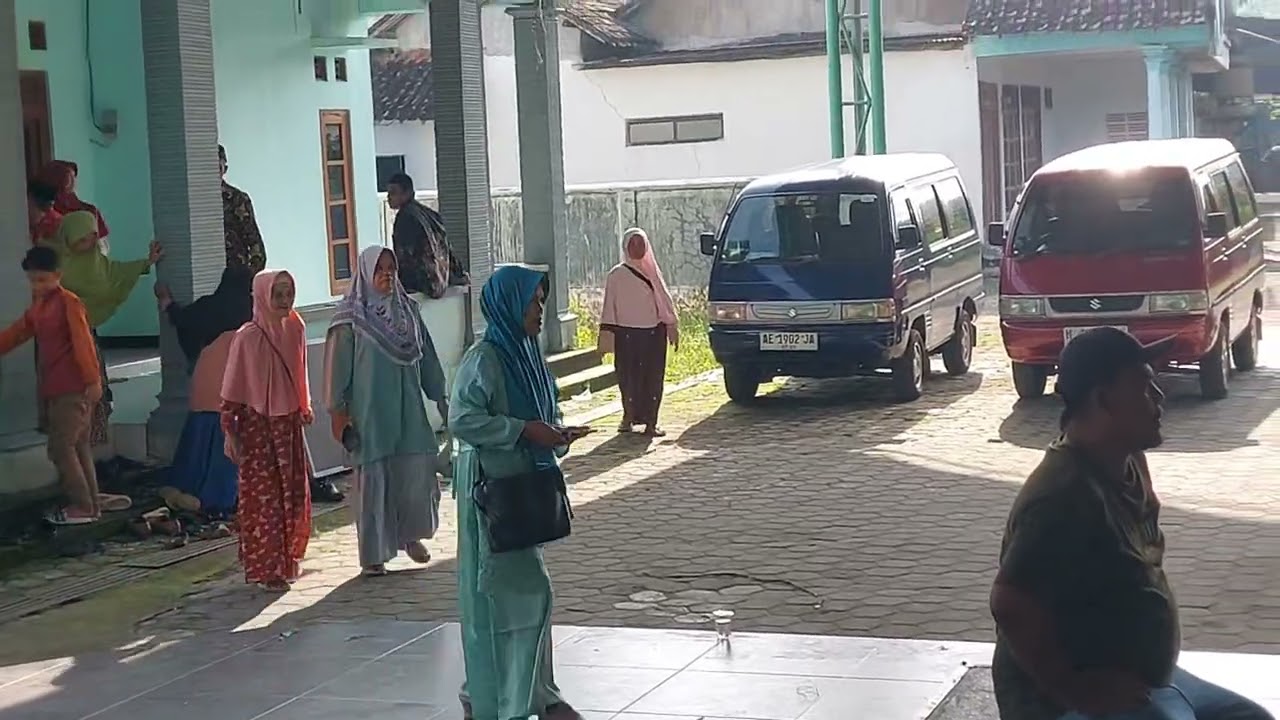 Sorotan 0.56 - 5.56 Ijab Qobul Mbak Siti Kalimatul Ma'wa♥️ Fachri Ikhlas Muhijar di Masjid Madigondo
