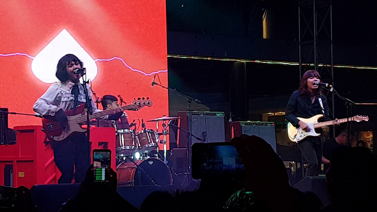 IV Of Spade Live at BGC Highstreet for Globe Live - Where Have You Been, My Disco?