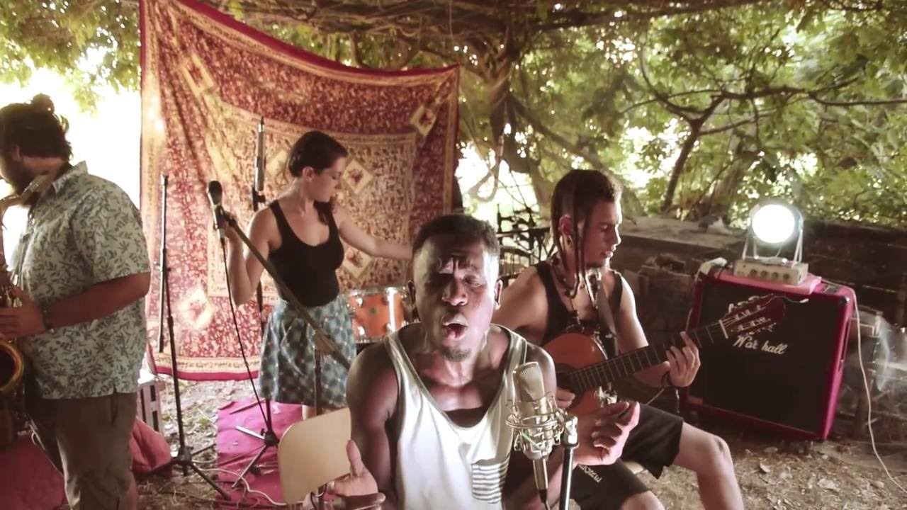 Walking on the moon (Reggae Cover) – KOERS LIVE SESSIONS Walking on the moon (Reggae Cover) – KOERS LIVE SESSIONS