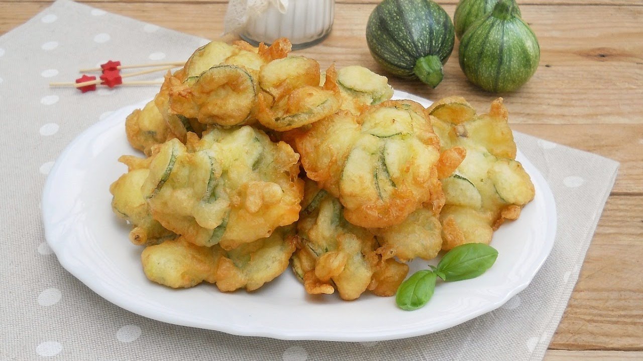 Live dalla cucina , frittelle di zucchine - YouTube