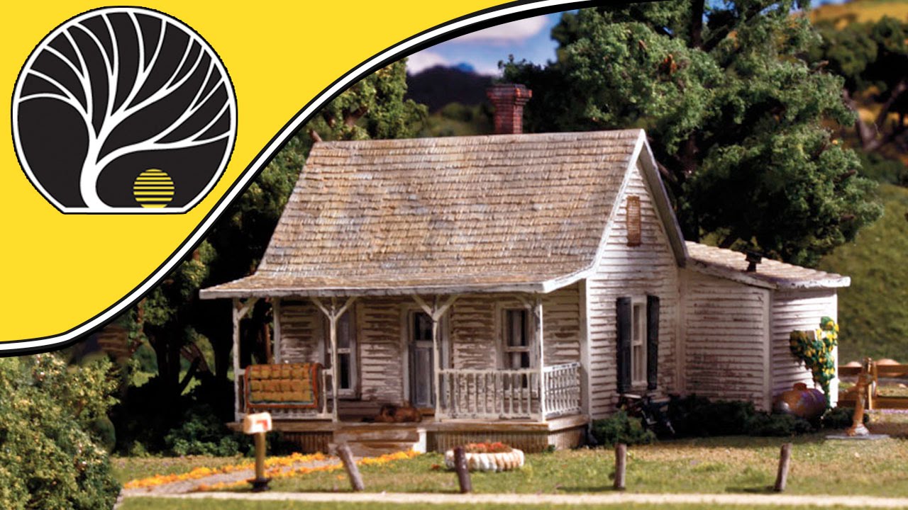 Old Homestead - Pre-Lit HO and O Scale 