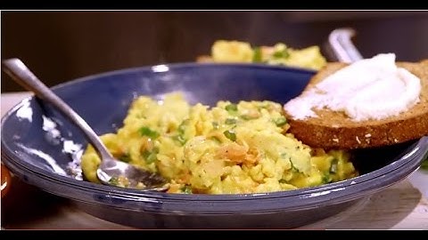 Bobby Flay on How To Make the Best Scrambled Eggs