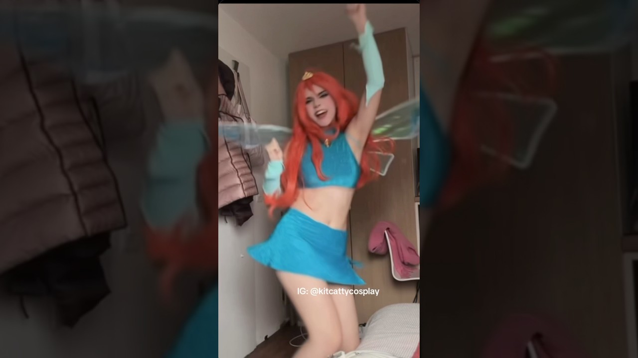 HAPPY XMAS EVE!! #cosplay #dance #dancevideo #cosplayer #winxclub #winx #shorts #anime