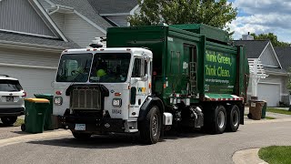 Waste management McNeilus pete 520 on trash