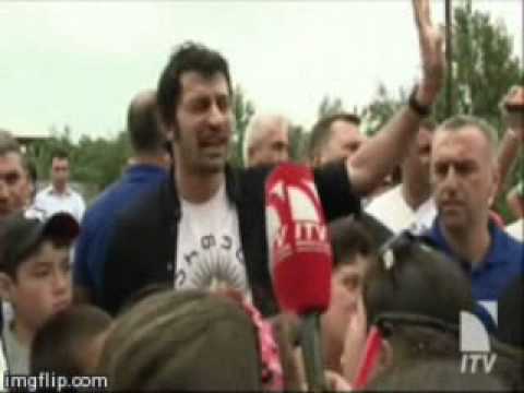 და მაინც ტრიალებს