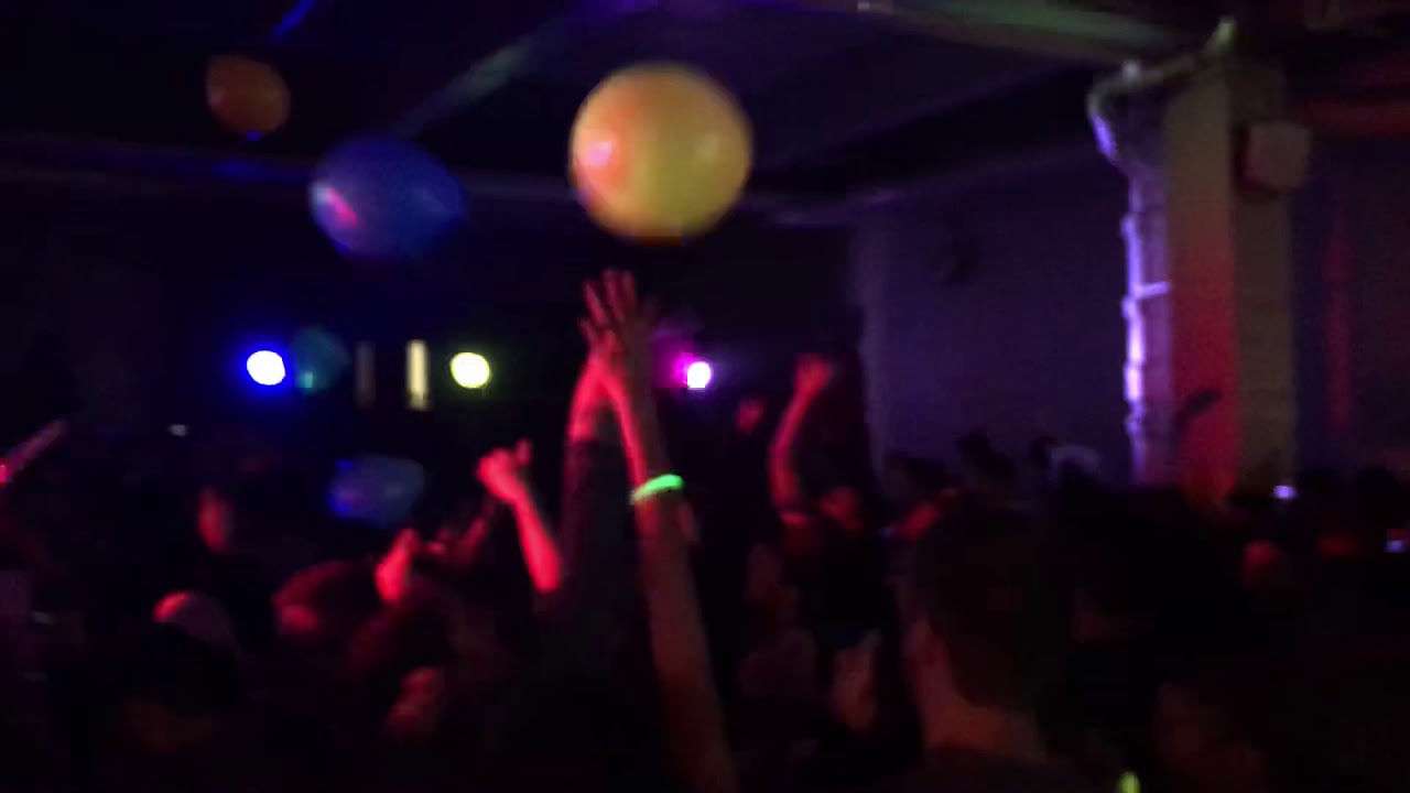 Binghamton University - Library rave party - YouTube