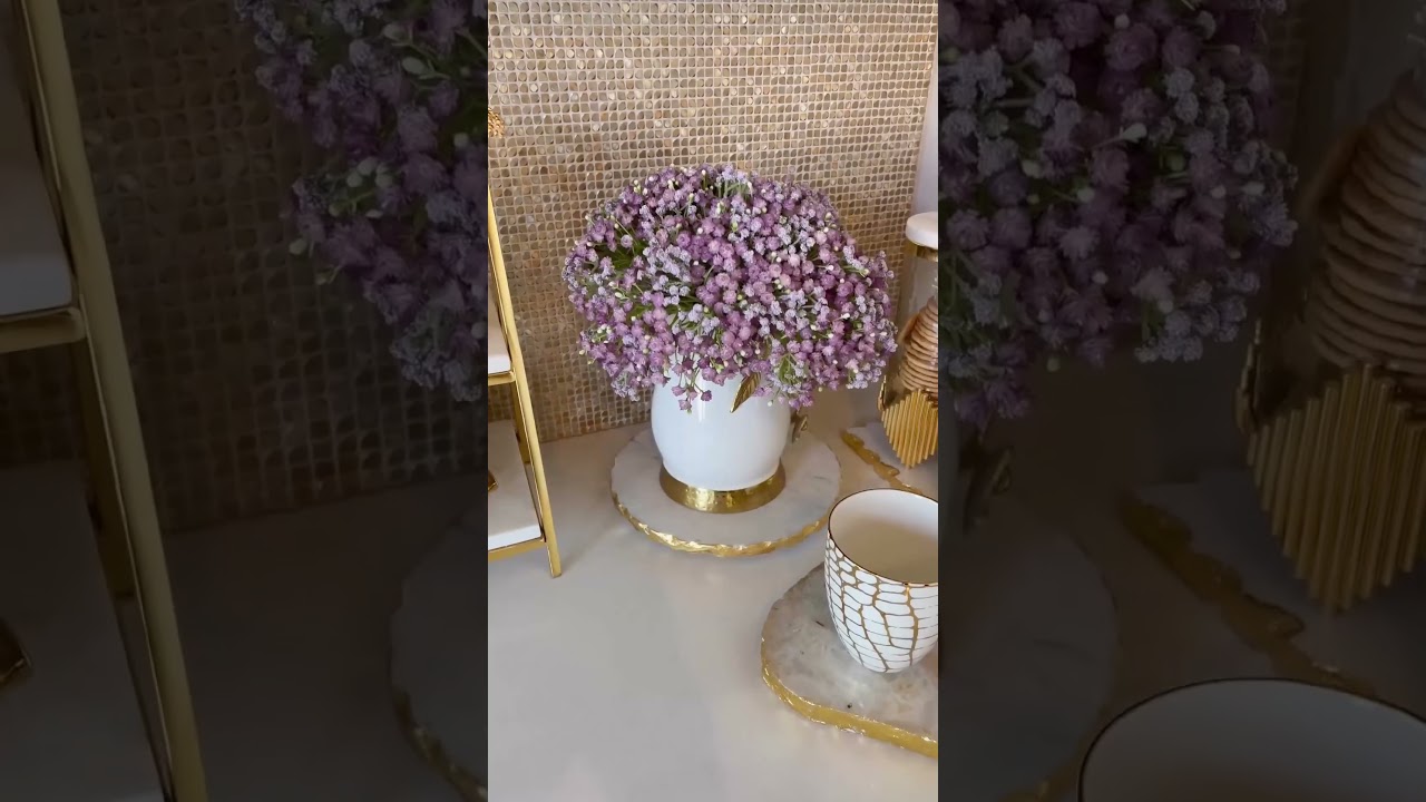 It’s time to make your coffee bar dreams come true😍 Canisters, trays, mugs, teaspoons 