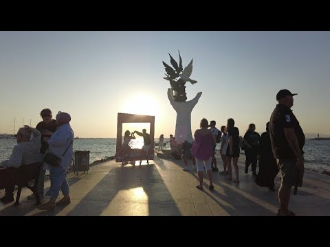 KUŞADASI PROMENADE WALK
