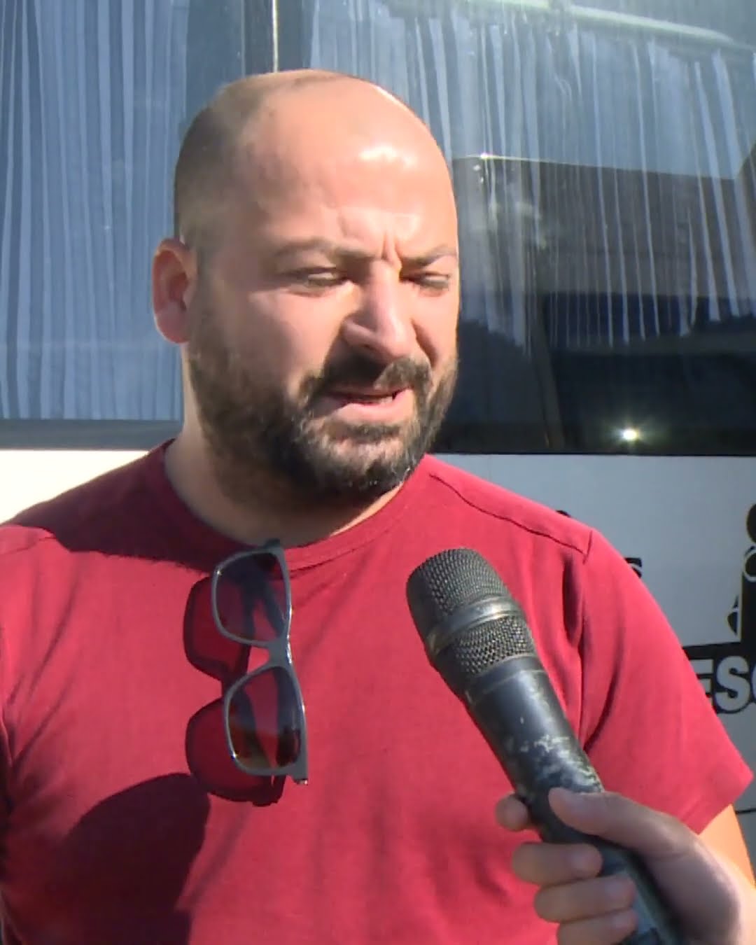 Fieri/Makina në të zezë konkurojnë linjat e licensuara. Policia bashkiake ia hedh fajin rrugores